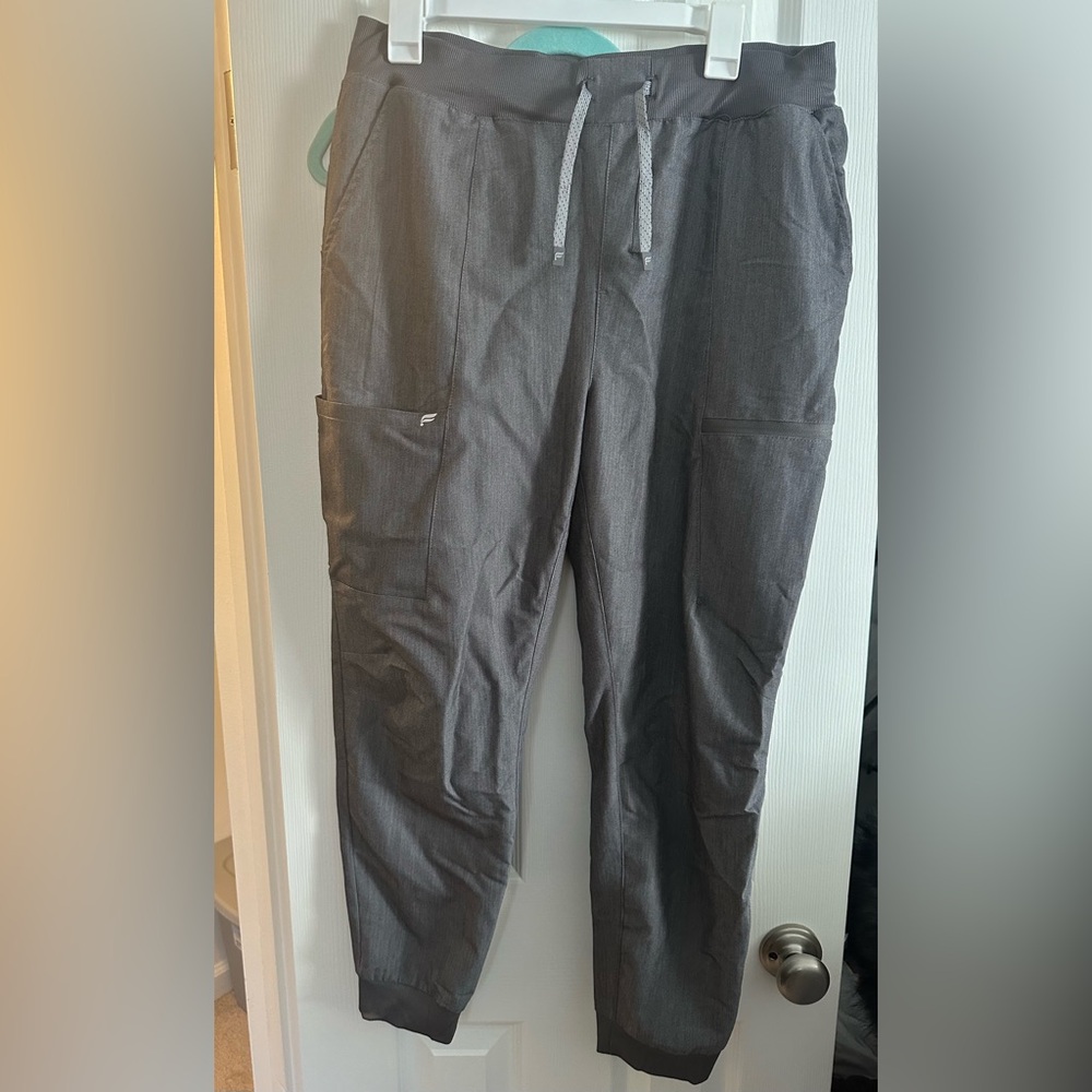Fabletics gray scrubs. Never worn!